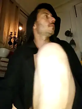 Snapshot of branletteur chatting on November 8, 2025, 3:18 am branletteur online show from November 8, 2025, 3:18 am