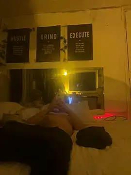 Snapshot of B3toBaby chatting on January 13, 2026, 12:43 pm B3toBaby online show from January 13, 2026, 12:43 pm