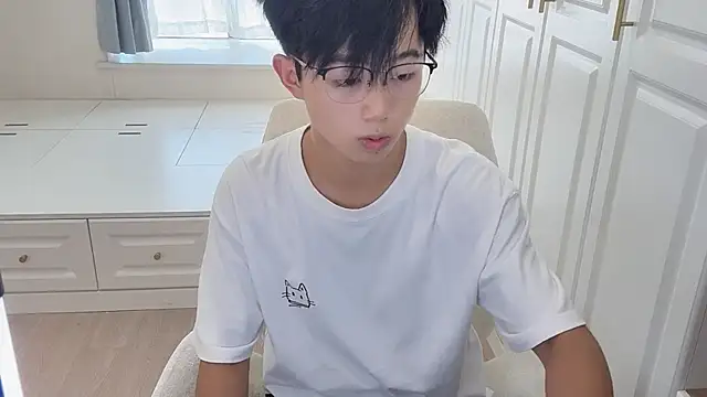 STxuguanhan online show from September 20, 2025, 7:53 am