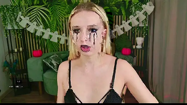 Snapshot of RachelColon chatting on October 30, 2025, 12:39 pm RachelColon online show from October 30, 2025, 12:39 pm