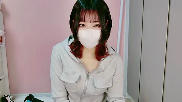 shiori n online show from February 9, 2026, 11:03 am