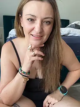 Snapshot of Velvetwitch87 chatting on September 26, 2025, 11:14 am Velvetwitch87 online show from September 26, 2025, 11:14 am