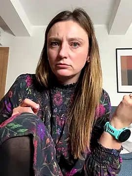 Snapshot of Velvetwitch87 chatting on October 9, 2025, 7:23 pm Velvetwitch87 online show from October 9, 2025, 7:23 pm