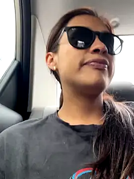 tifanyfever online show from November 4, 2025, 4:28 pm