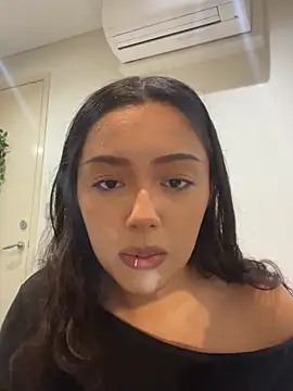 Snapshot of chloerossi18 chatting on December 20, 2025, 12:29 am chloerossi18 online show from December 20, 2025, 12:29 am