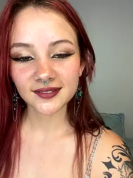 Snapshot of julse_ chatting on October 28, 2025, 6:43 pm julse  online show from October 28, 2025, 6:43 pm