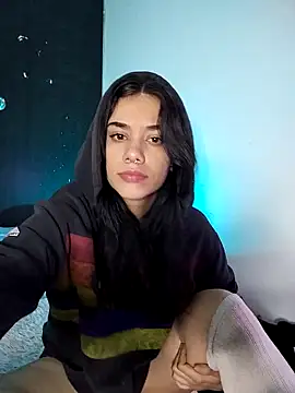 Snapshot of emmii_cute chatting on October 8, 2025, 6:00 am emmii cute online show from October 8, 2025, 6:00 am