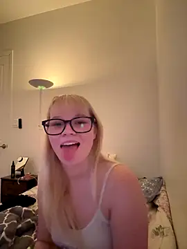 xoxokayy18 online show from September 12, 2025, 4:56 am