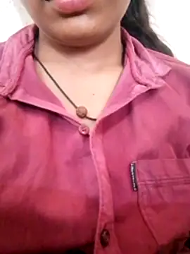 Snapshot of Suhani_hot12 chatting on May 25, 2026, 7:14 am Suhani hot12 online show from May 25, 2026, 7:14 am