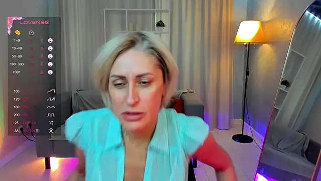 Snapshot of PamellaMurphy chatting on October 27, 2025, 8:18 am PamellaMurphy online show from October 27, 2025, 8:18 am