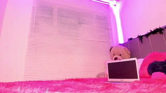 Snapshot of Dullcemariia_1s chatting on September 11, 2025, 4:23 am Dullcemariia 1s online show from September 11, 2025, 4:23 am