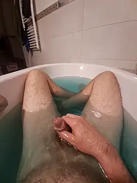 chrisili1986 online show from November 28, 2025, 3:36 pm