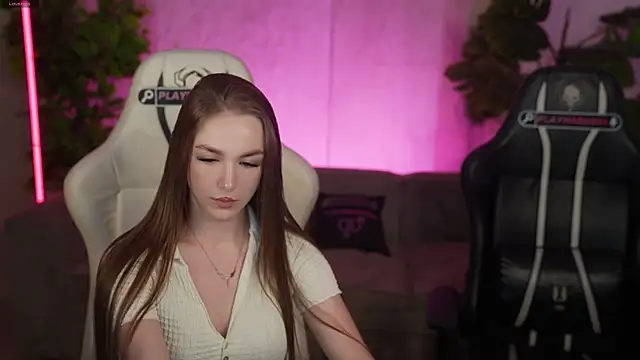 Ella 054 online show from June 25, 2026, 2:32 pm