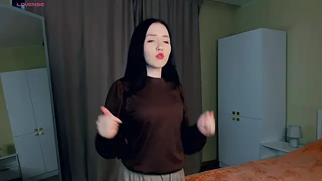 JuliannaGilfoy online show from September 10, 2025, 4:29 pm