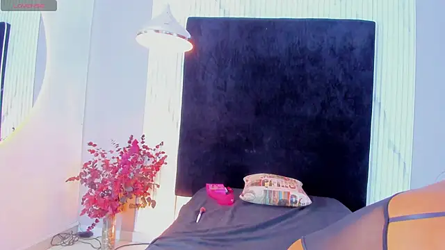 bonnie blue cr online show from October 1, 2025, 3:23 am