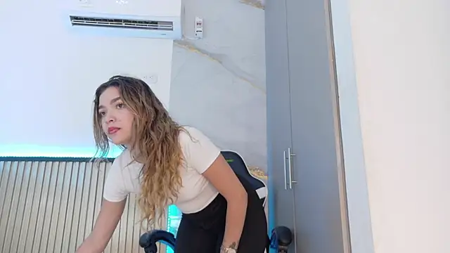 Snapshot of Sammy_Lovee chatting on October 17, 2025, 7:27 pm Sammy Lovee online show from October 17, 2025, 7:27 pm