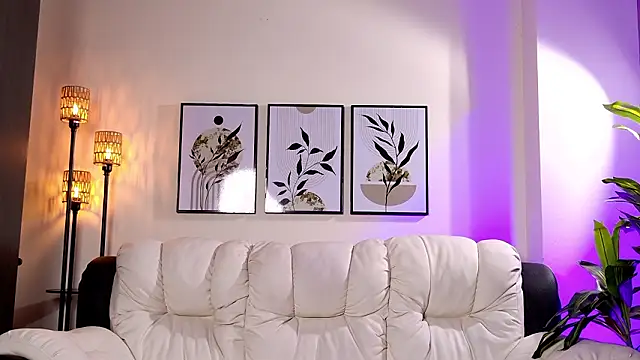 Violeta Foxz online show from March 6, 2026, 7:54 pm