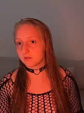 young hailey online show from September 10, 2025, 7:08 am