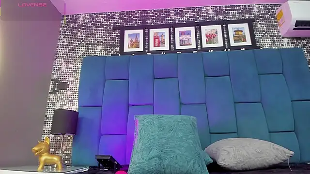 lux bitchx online show from October 15, 2025, 3:17 am