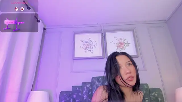lux bitchx online show from April 25, 2026, 4:04 am