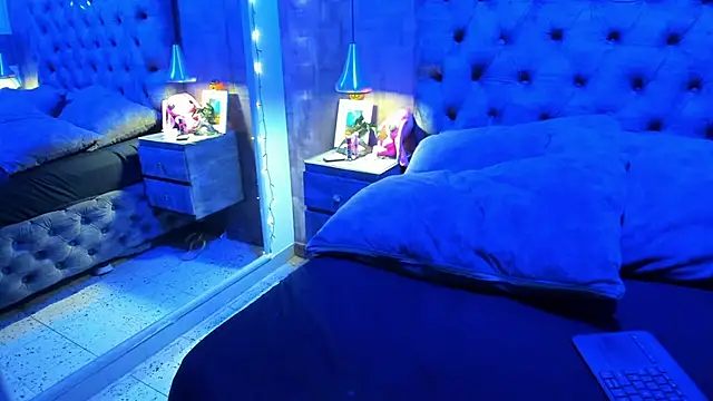 Snapshot of yiyisandoval chatting on November 17, 2025, 8:47 pm yiyisandoval online show from November 17, 2025, 8:47 pm