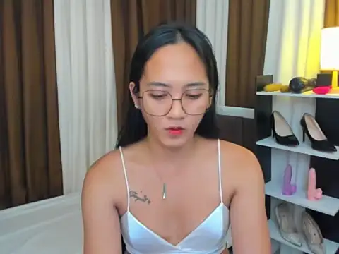 Snapshot of URHottestAngel chatting on September 19, 2025, 5:09 am URHottestAngel online show from September 19, 2025, 5:09 am