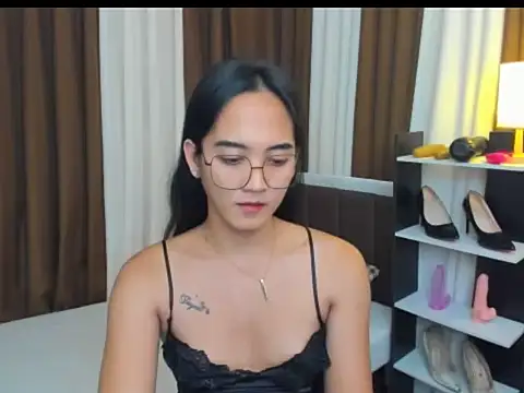 Snapshot of URHottestAngel chatting on September 20, 2025, 5:30 am URHottestAngel online show from September 20, 2025, 5:30 am