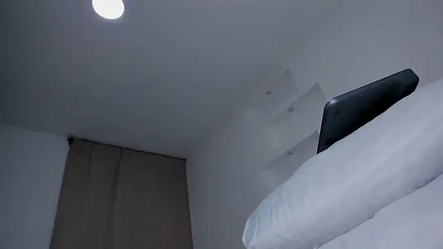 Snapshot of Evelynn_Jones_ chatting on October 13, 2025, 12:54 am Evelynn Jones  online show from October 13, 2025, 12:54 am