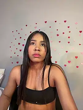 SophieW1 online show from May 26, 2026, 12:23 pm