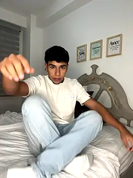 CHR58  online show from October 6, 2025, 12:52 am