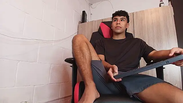 CHR58  online show from February 17, 2026, 9:32 pm