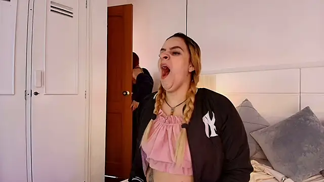 Snapshot of Dakota_Megan_69 chatting on October 16, 2025, 2:29 pm Dakota Megan 69 online show from October 16, 2025, 2:29 pm