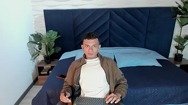 MrJustin  online show from September 14, 2025, 8:19 pm