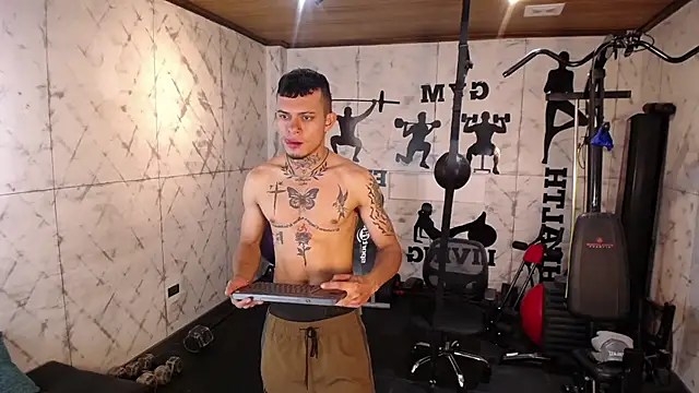 MrJustin  online show from October 18, 2025, 7:47 pm