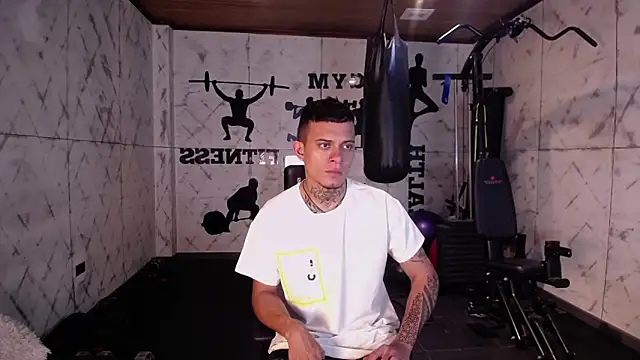 MrJustin  online show from November 24, 2025, 7:57 pm