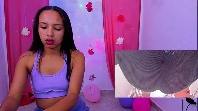 Snapshot of ScarletMedusa chatting on October 15, 2025, 7:03 pm ScarletMedusa online show from October 15, 2025, 7:03 pm