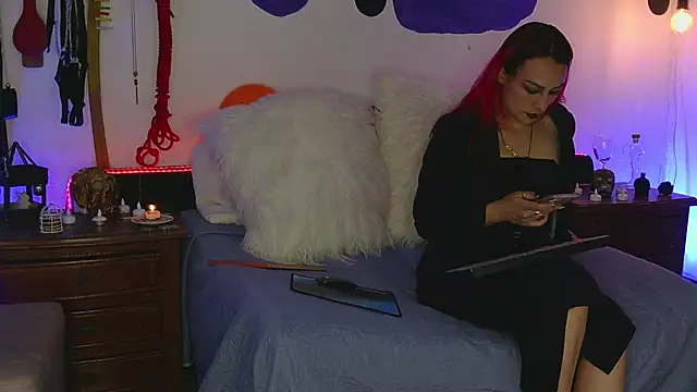 Snapshot of MeganBrown4 chatting on September 27, 2025, 3:28 pm MeganBrown4 online show from September 27, 2025, 3:28 pm