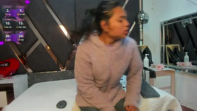 LunaTeenx69 online show from September 15, 2025, 1:22 pm