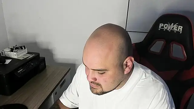 ElianCrow online show from December 13, 2025, 9:09 pm