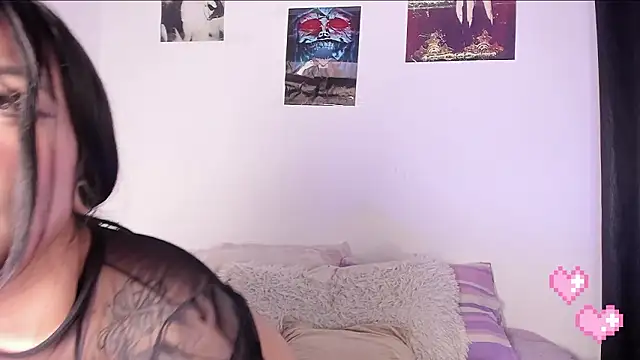 Velvet Moon1 online show from March 6, 2026, 11:12 pm