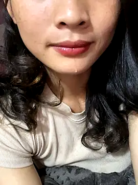 Kieu xxx online show from October 17, 2025, 2:48 am