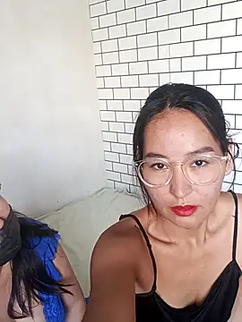 Snapshot of Luu-Lii777 chatting on October 9, 2025, 3:37 am Luu-Lii777 online show from October 9, 2025, 3:37 am