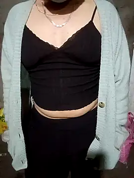 Phuong xxx online show from January 5, 2026, 7:06 pm