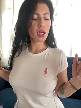 Snapshot of Mia_salinass chatting on September 9, 2025, 6:29 pm Mia salinass online show from September 9, 2025, 6:29 pm