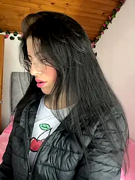 Snapshot of Mia_salinass chatting on October 8, 2025, 10:18 pm Mia salinass online show from October 8, 2025, 10:18 pm