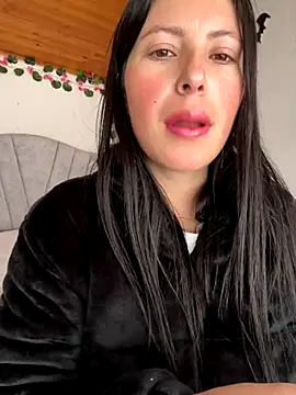 Snapshot of Mia_salinass chatting on October 28, 2025, 7:05 pm Mia salinass online show from October 28, 2025, 7:05 pm