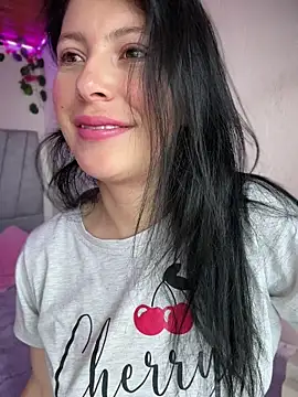 Mia salinass online show from June 18, 2026, 7:18 pm