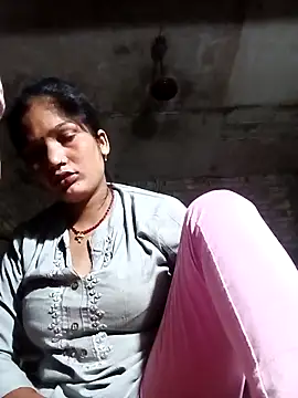 HotShivani89 online show from September 8, 2025, 11:04 pm