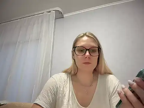 NikexPretty online show from October 29, 2025, 8:10 pm