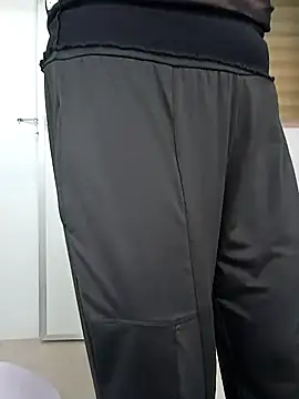 ShinnaBee online show from September 17, 2025, 6:26 am